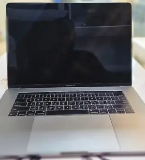 Photo - New Laptop Apple MacBook Pro 16GB Intel Core I7 SSD 512GB