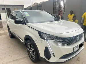 Peugeot 5008 2021 White