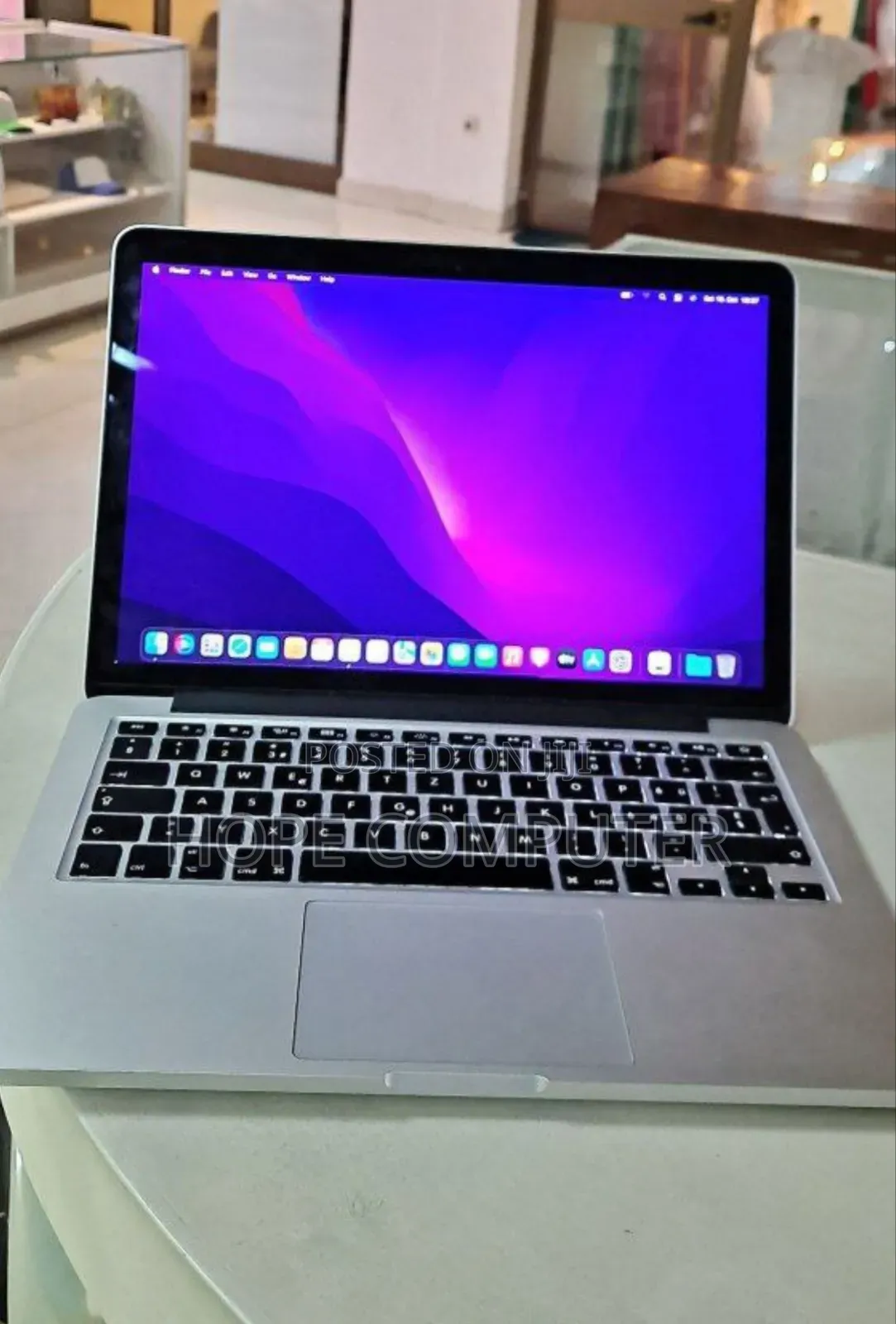 New Laptop Apple MacBook Pro 2015 8GB Intel Core I5 SSD 256GB