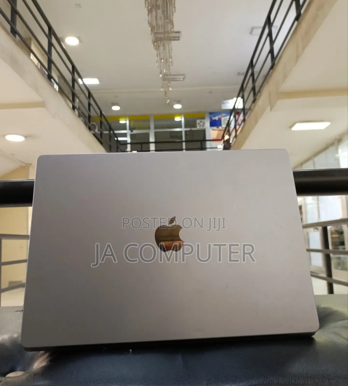 New Laptop Apple MacBook Pro 2021 M1 16GB Apple M1 Pro SSD 1T