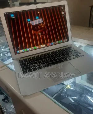 New Laptop Apple MacBook Air 2013 4GB Intel Core I5 SSD 128GB