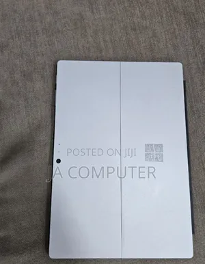 New Laptop Microsoft Surface 8GB Intel Core I7 SSD 256GB