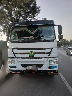 Model : 2021
ጎማ : 70% ምንም ንክኪ የለውም