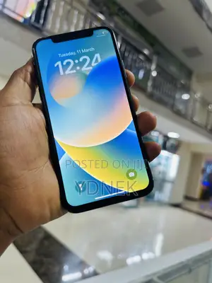 Photo - Apple iPhone XS Max 64 GB White