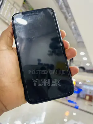 Photo - Apple iPhone XR 64 GB Black