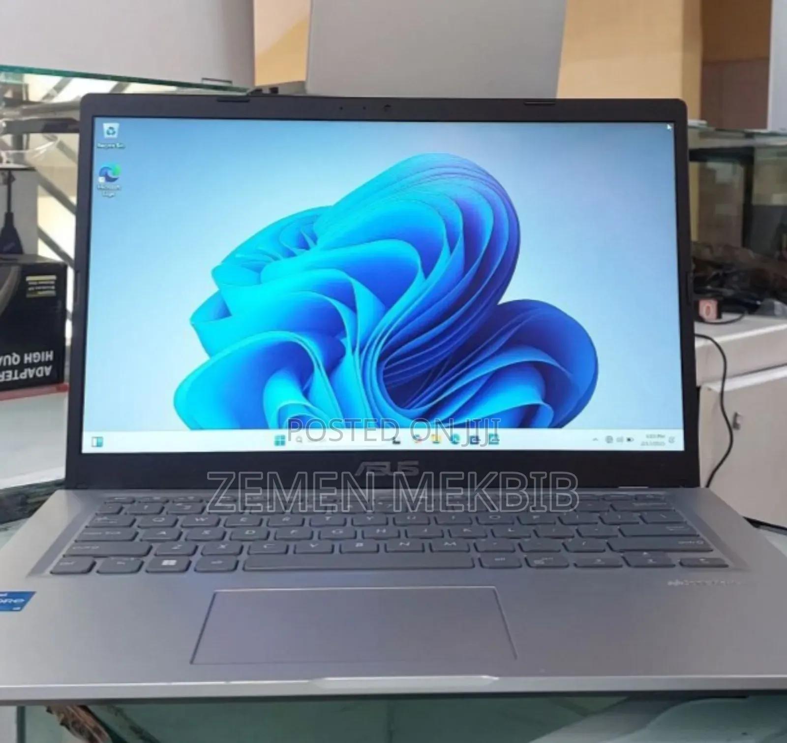 New Laptop Asus VivoBook 15 X505BA 8GB Intel Core I3 SSD 256GB