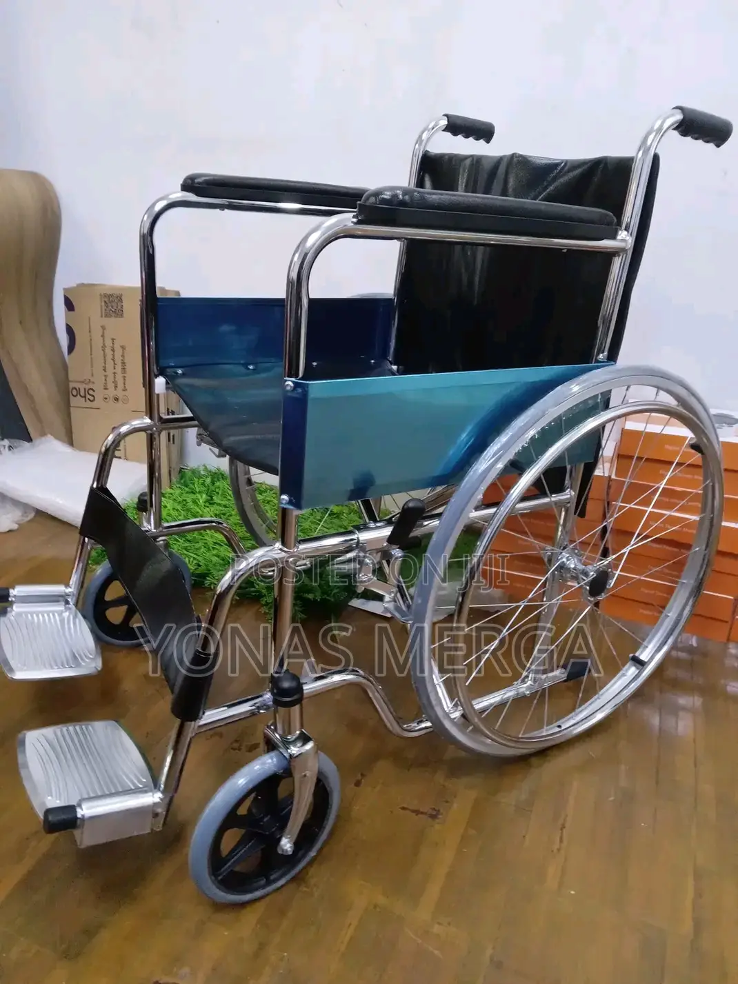 Wheelchair Folding Type፵≢Comfortable Seating for the User