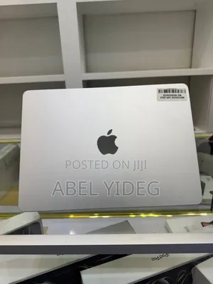 New Laptop Apple MacBook Air 2022 M2 8GB Apple M2 SSD 256GB