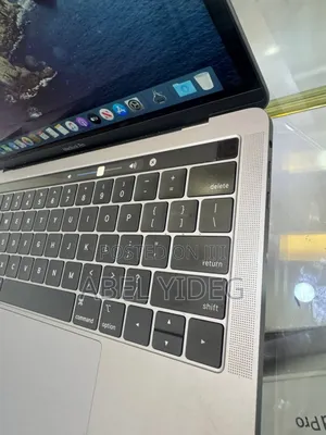 New Laptop Apple MacBook Pro 2019 16GB Intel Core I5 SSD 2T