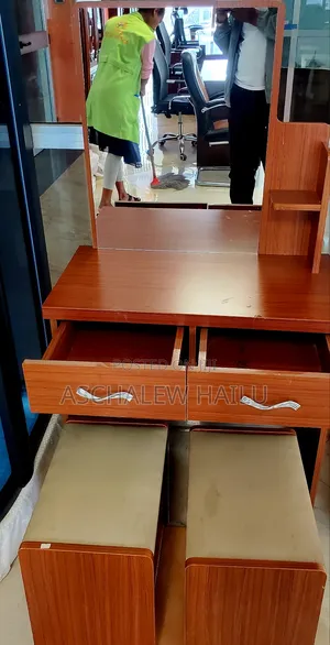 Photo - Dressing Table