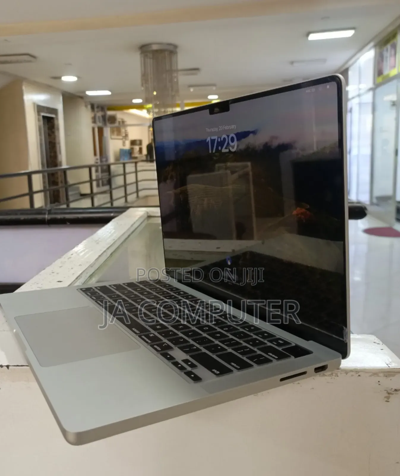 New Apple MacBook Pro 2023 M3 14-Inch 8GB Apple M3 Pro SSD 512GB