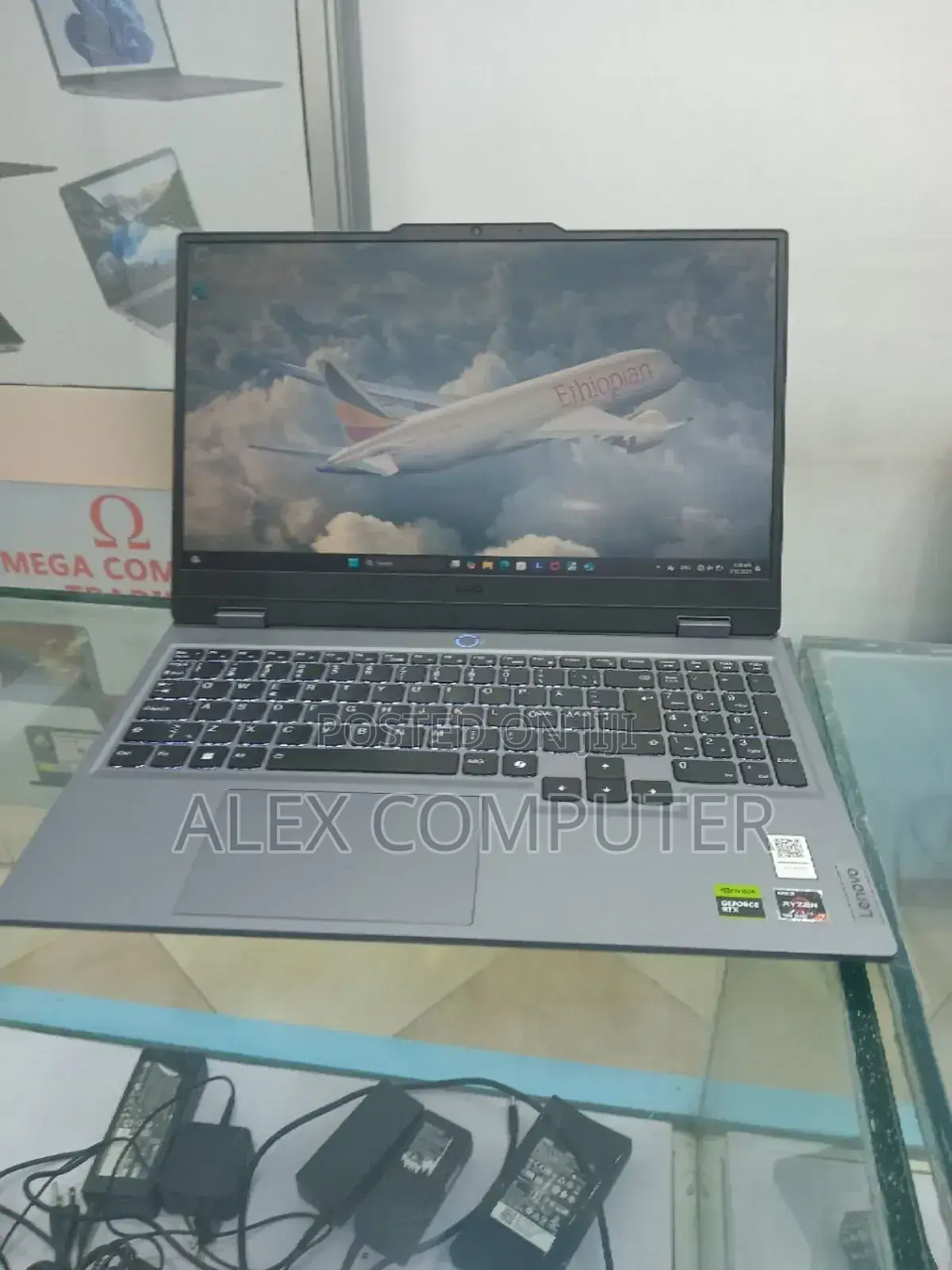 New Laptop Lenovo LOQ 15ARP9 24GB AMD Ryzen 7 SSD 512GB
