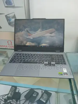 New Laptop Lenovo LOQ 15ARP9 24GB AMD Ryzen 7 SSD 512GB