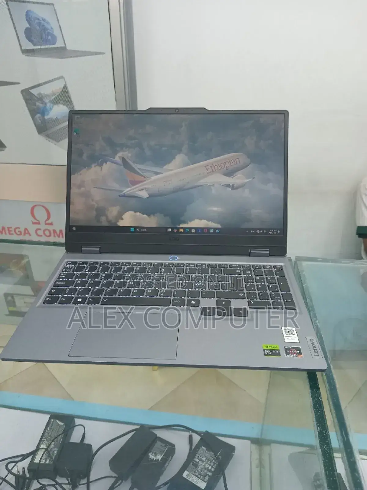 New Laptop Lenovo LOQ 15ARP9 24GB AMD Ryzen 7 SSD 512GB
