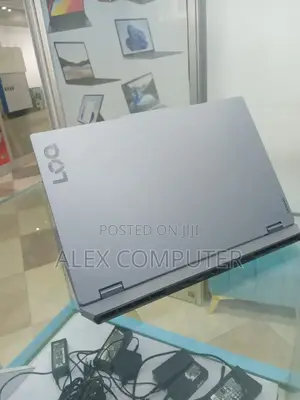 New Laptop Lenovo LOQ 15ARP9 24GB AMD Ryzen 7 SSD 512GB