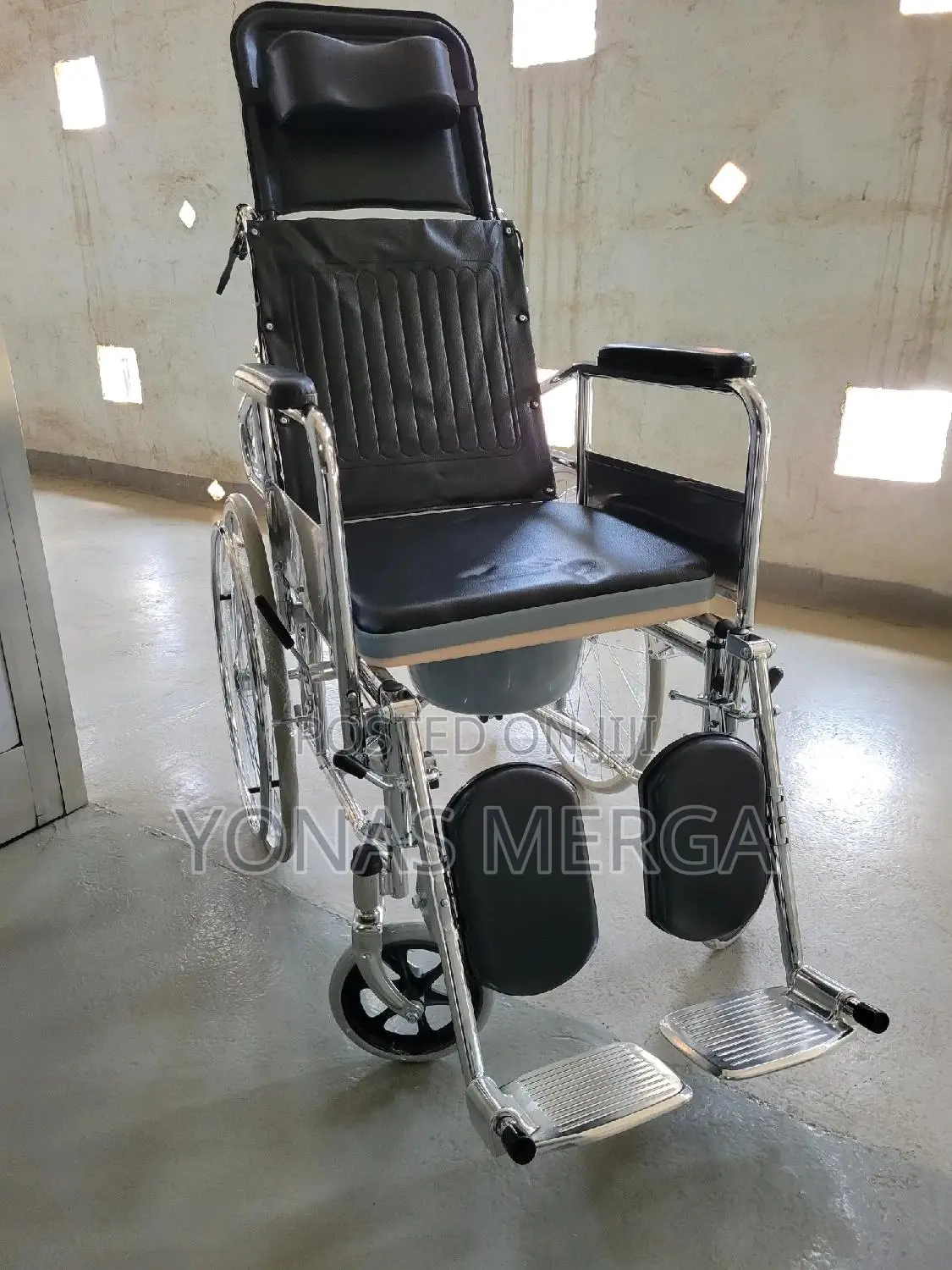 Toilet Wheelchair W/Removable Armrest/Leg፪灵pull-Out Bedpan