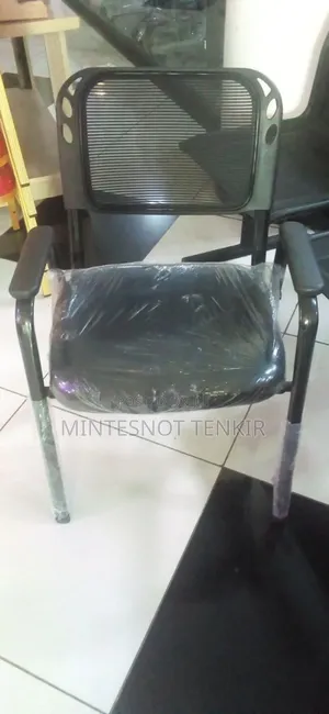 Gust Chair With Arm
