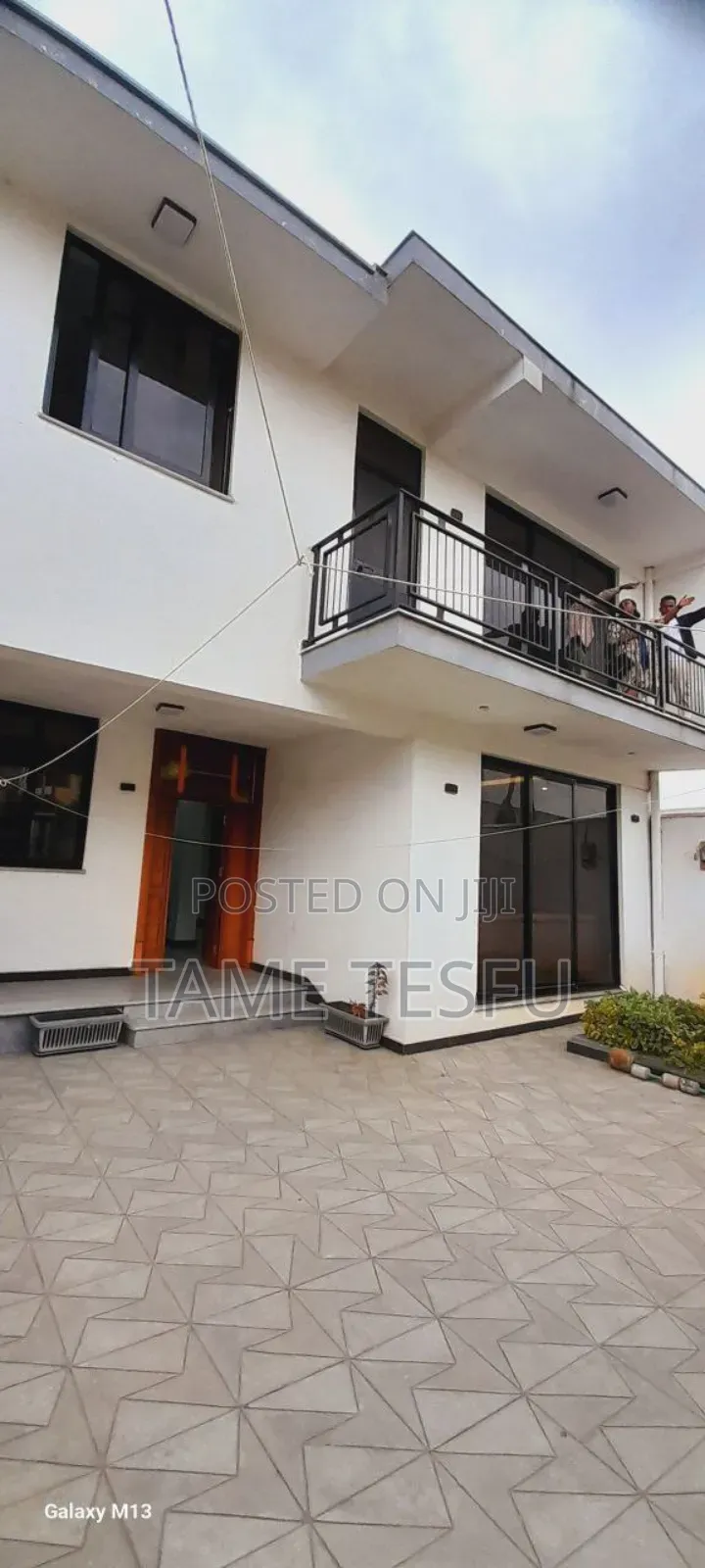 Furnished 5bdrm House in Jakiros, Bole for sale