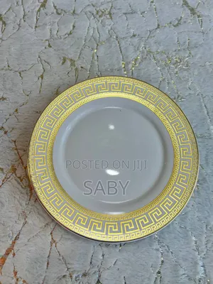 ውብ የሆነ ሸክላ የመመገቢያ ሳሀን 