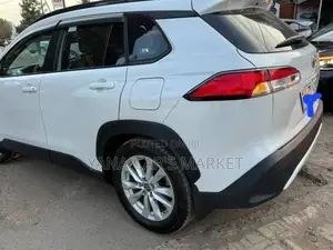 Toyota Corolla Cross Hybrid 2023 White