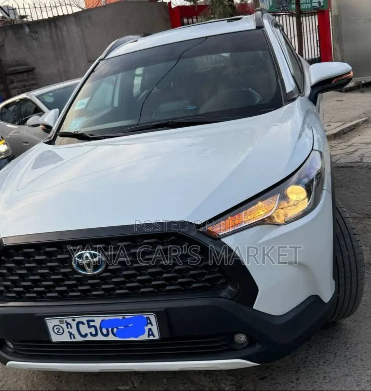 Toyota Corolla Cross Hybrid 2023 White
