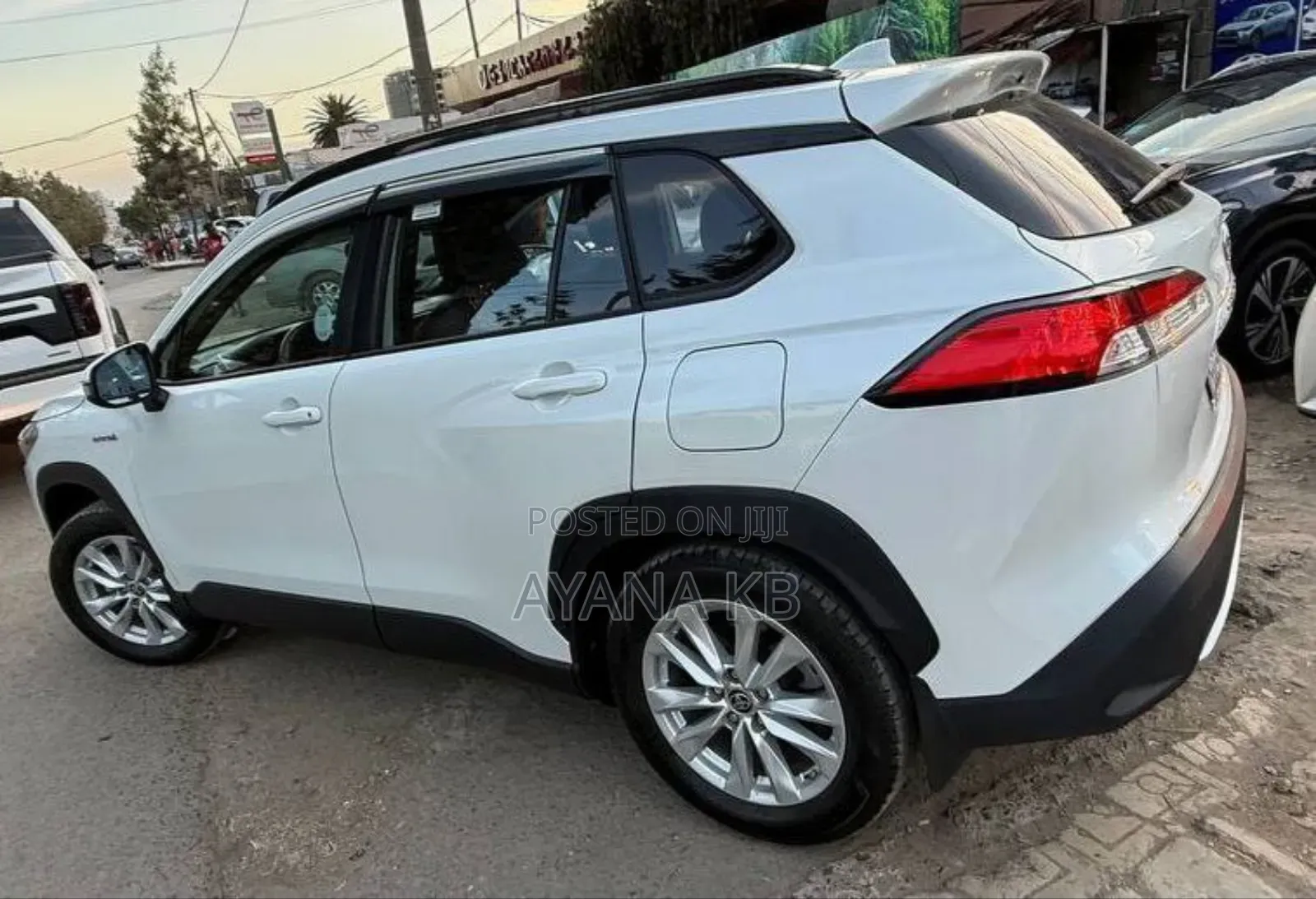 Toyota Corolla Cross Hybrid 2023 White