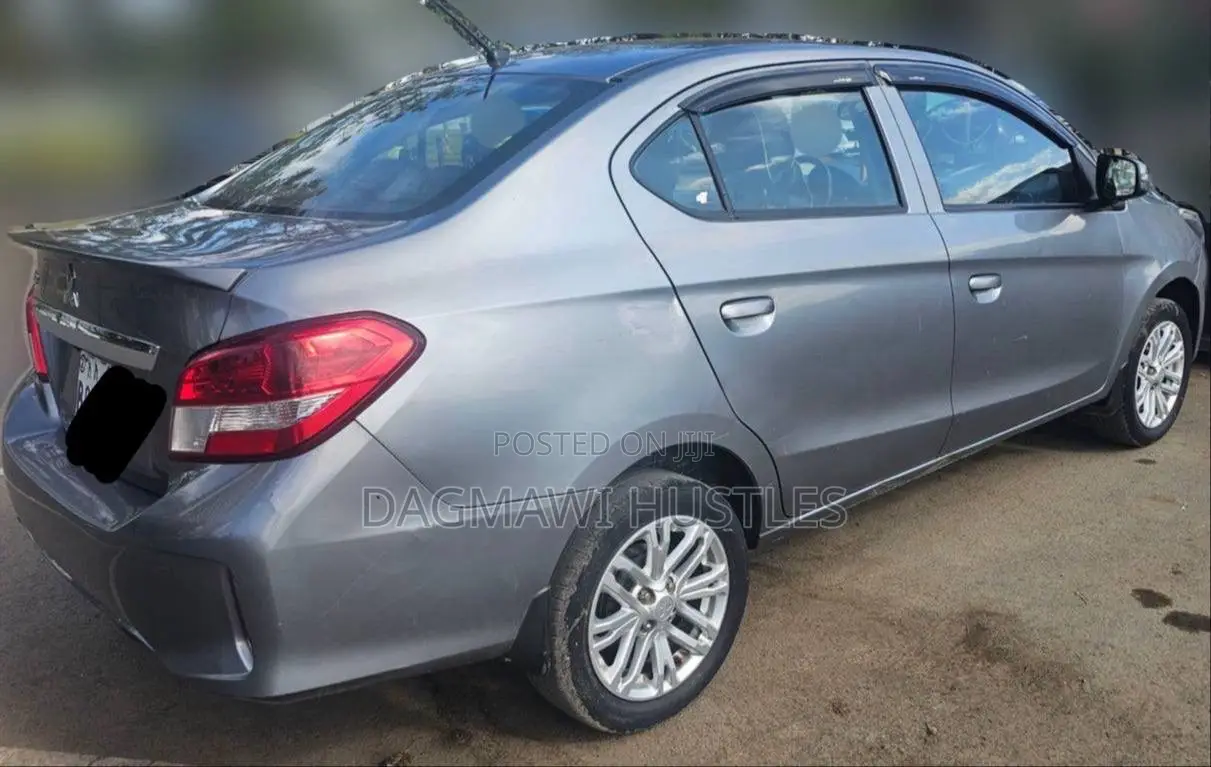 Mitsubishi Attrage 2021 Gray