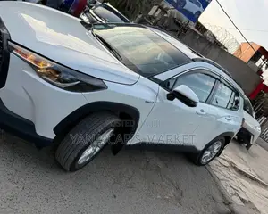 Toyota Corolla Cross Hybrid 2023 White