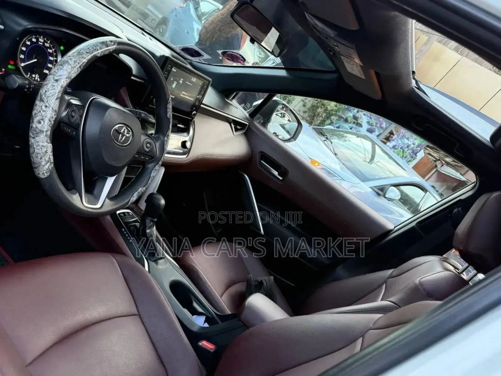 Toyota Corolla Cross Hybrid 2023 White