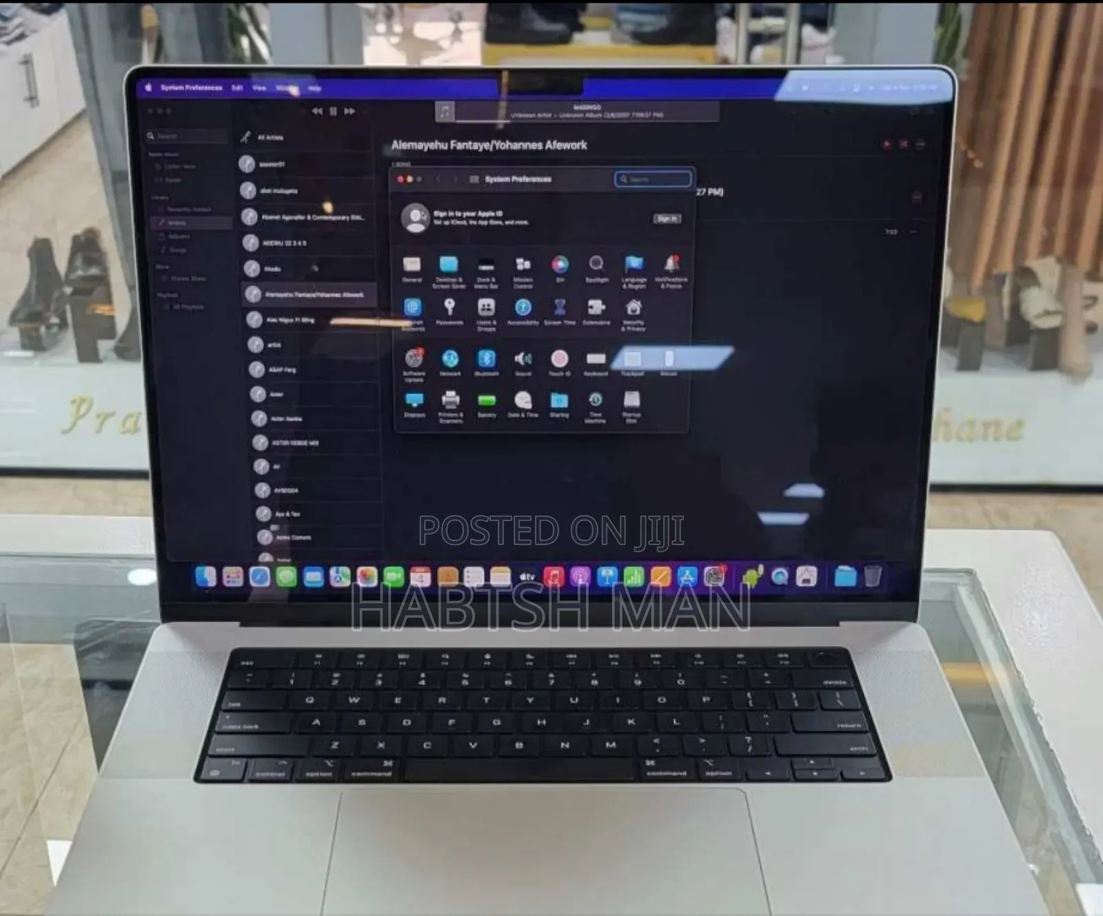 New Laptop Apple MacBook Pro M1 16GB Apple M1 Max SSD 512GB