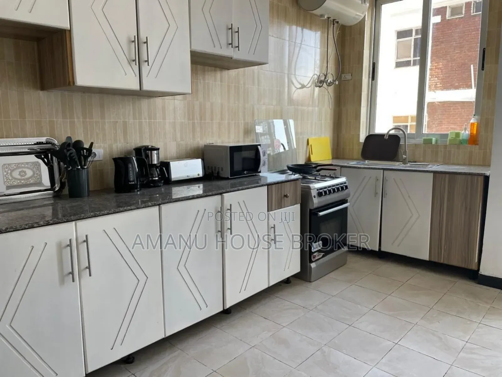 Furnished 5bdrm Penthouse in Addis Abeba, Bole for rent