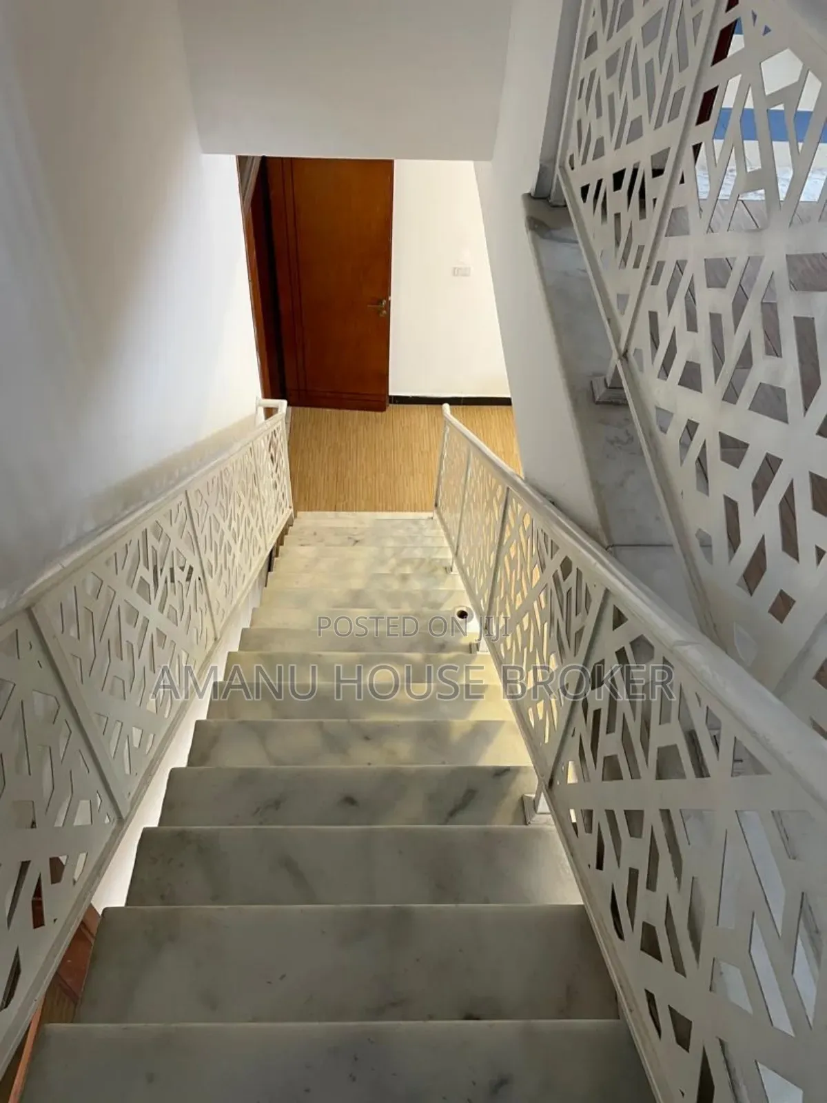 Furnished 5bdrm Penthouse in Addis Abeba, Bole for rent