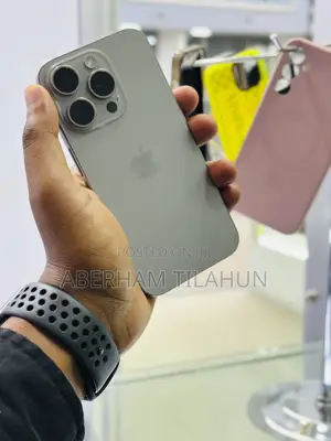 Photo - Apple iPhone 15 Pro 128 GB Silver