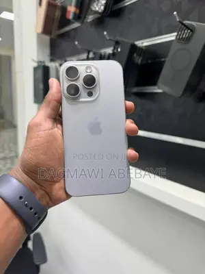 Photo - Apple iPhone 15 Pro 512 GB Silver