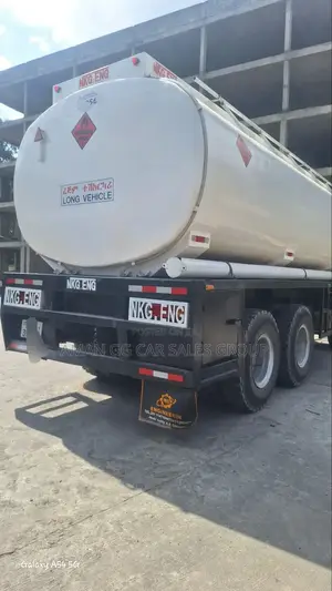 Cinotruck. Fuel. Tana. Botte