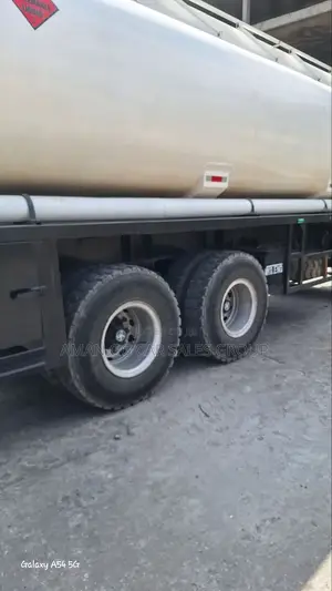 Cinotruck. Fuel. Tana. Botte