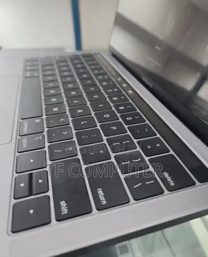 New Laptop Apple MacBook Pro 2019 8GB Intel Core I5 SSD 128GB