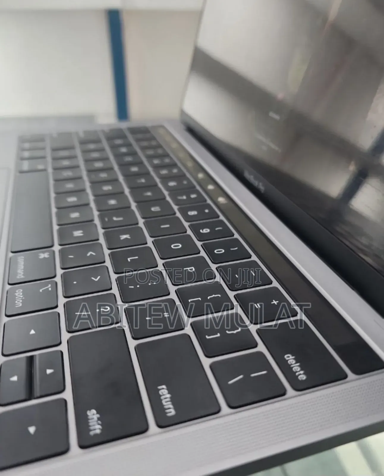 New Laptop Apple MacBook Pro 2019 8GB Intel Core I5 SSD 128GB