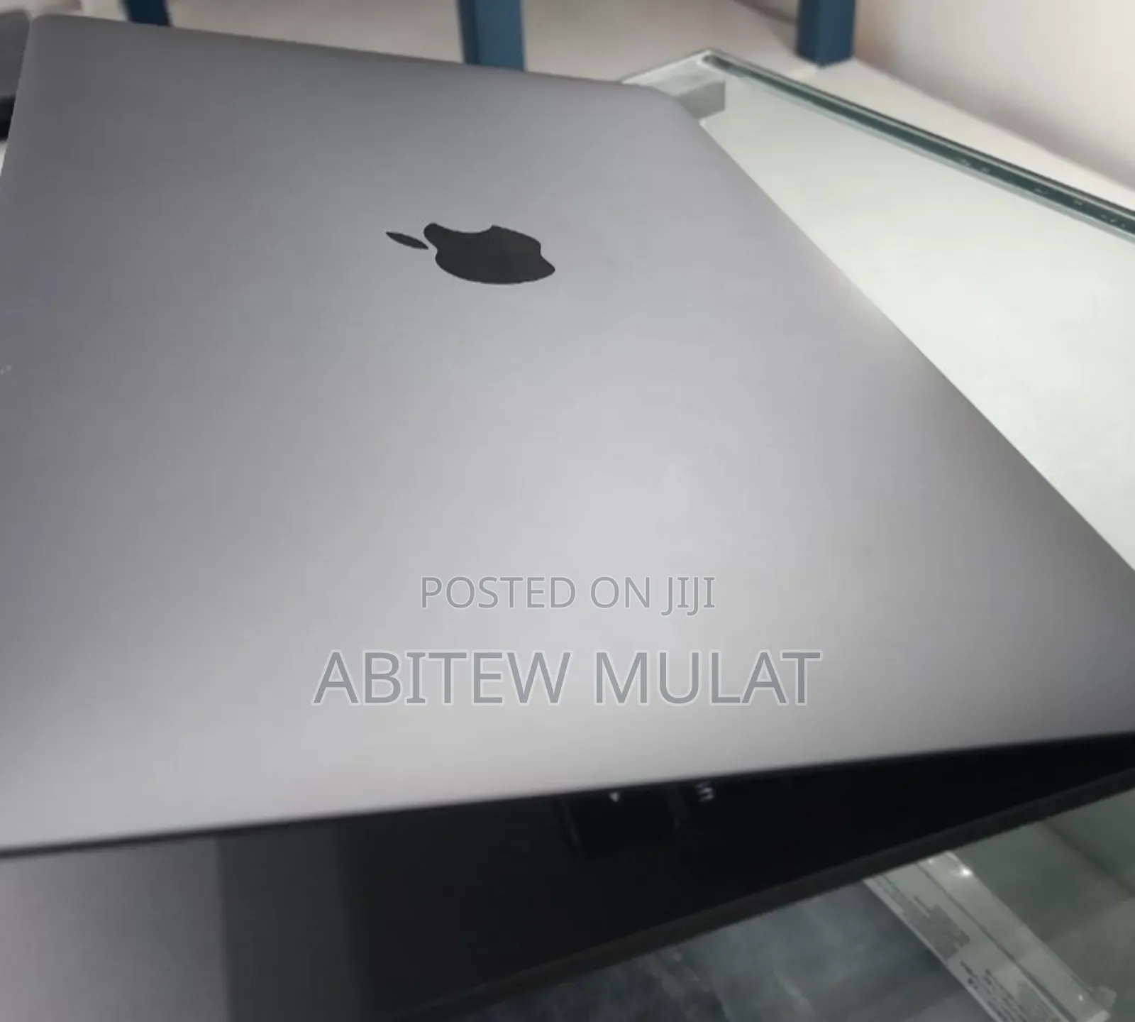 New Laptop Apple MacBook Pro 2019 8GB Intel Core I5 SSD 128GB