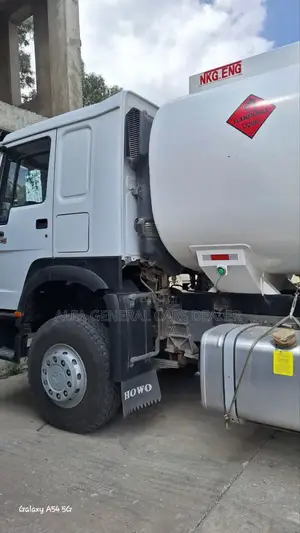 Photo - 2024 ቦቴ ከነ ተሳቢው ባንክ 7.5 ሚሊየን አለበት