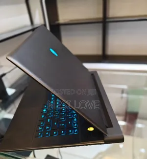 New Laptop Alienware M17x R2 32GB Intel Core I9 SSD 1T