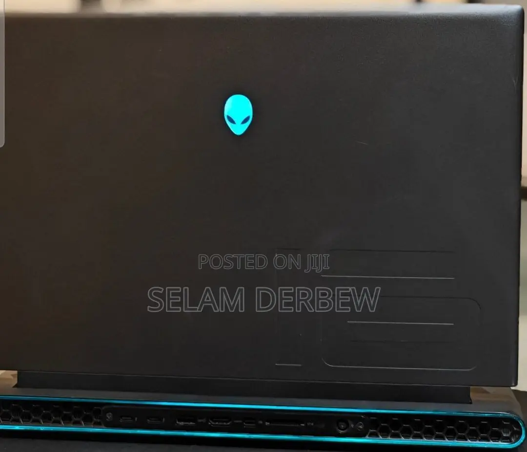 New Laptop Alienware M17x R2 32GB Intel Core I9 SSD 1T
