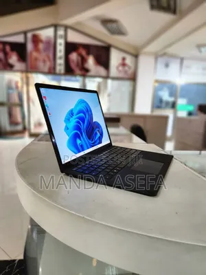 New Laptop Microsoft Surface 16GB Intel Core I7 SSD 512GB