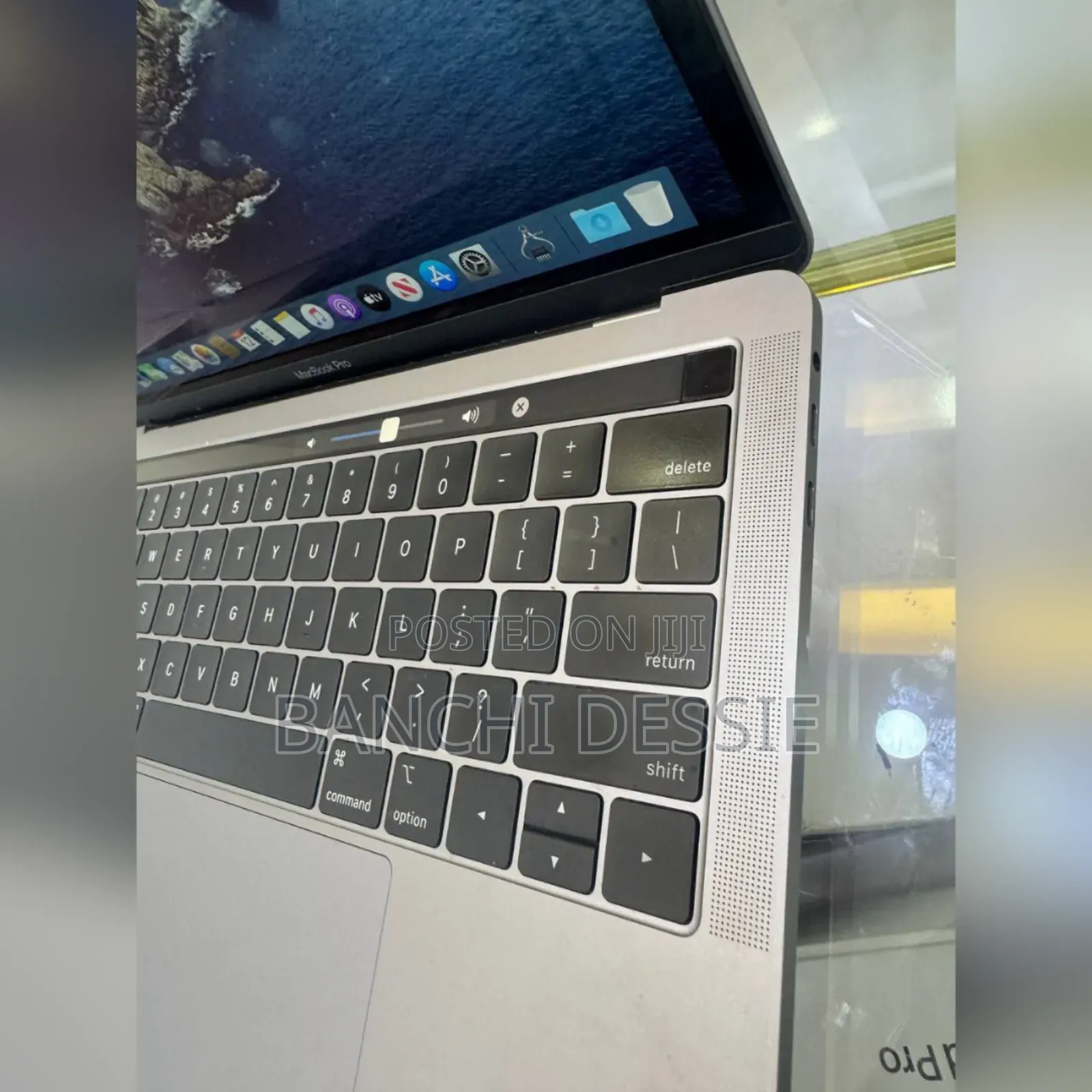 New Laptop Apple MacBook Pro 2019 16GB SSD 2T
