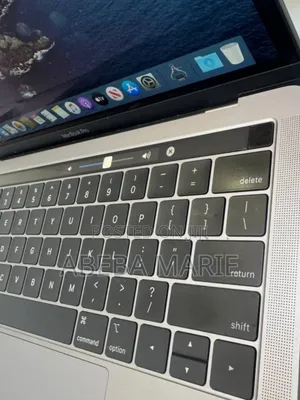 New Laptop Apple MacBook Pro 2019 16GB Intel Core I5 SSD 2T