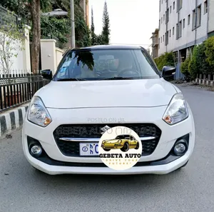 Suzuki Swift 2022 White