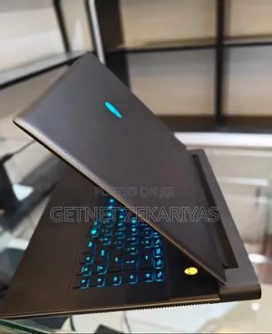 Photo - New Laptop Alienware M17x R2 32GB Intel Core I9 SSD 1T