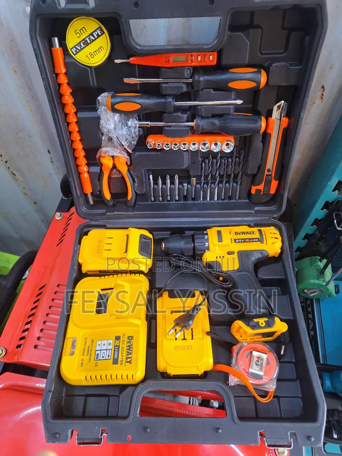 Drill Dewalt With Full Accessories