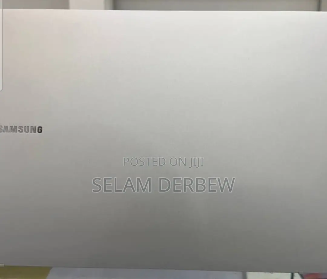 New Laptop Samsung 4GB Qualcomm Snapdragon X Plus SSD 128GB