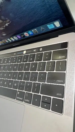 New Laptop Apple MacBook Pro 2019 16GB Intel Core I5 SSD 2T